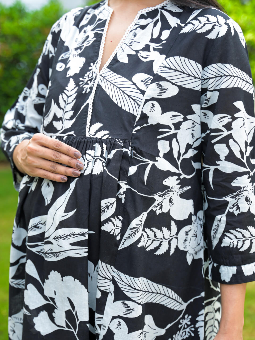 Black White Floral Print Cotton Maternity Feeding-Friendly Top