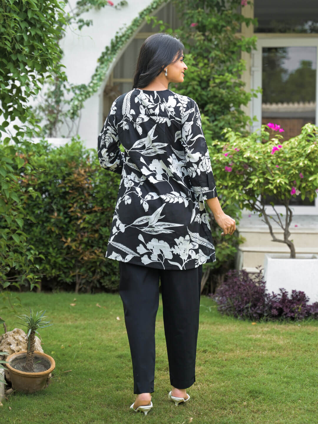Black White Floral Print Cotton Maternity Feeding-Friendly Top