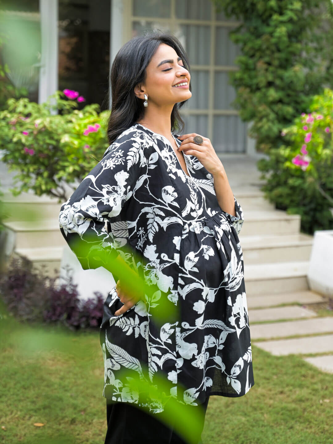 Black White Floral Print Cotton Maternity Feeding-Friendly Top